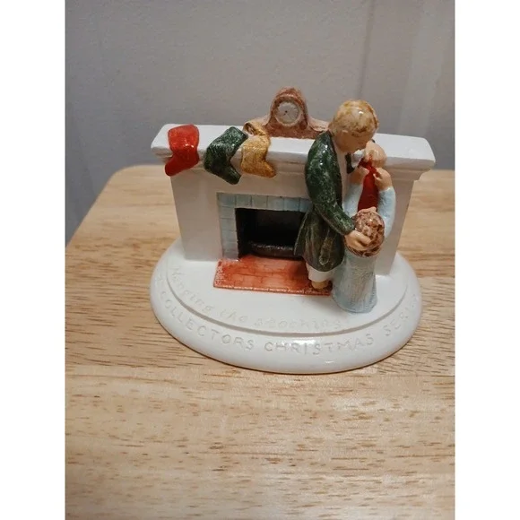 Sebastian Miniatures Christmas Themes Lot Of 4 Collectors Christmas Series - Picture 4 of 10